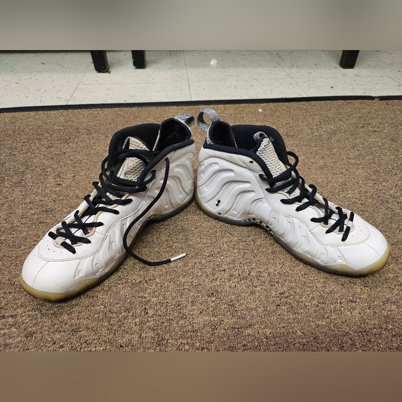 Nike Foamposite 6y - Picture 3 of 7